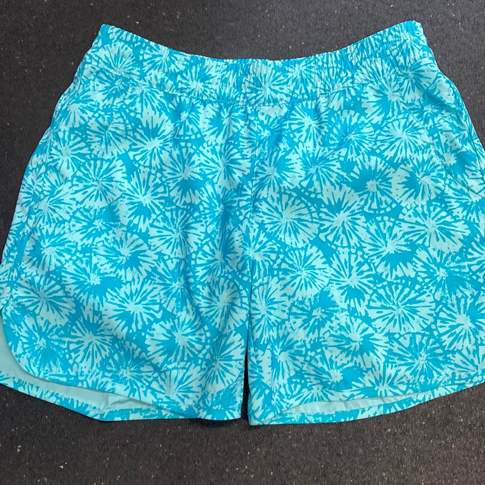 NWOT Columbia girls shorts L (14-16) 2 pockets